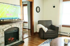 Interior - Quiet Downtown Apt w/ Fireplace (Waterville)