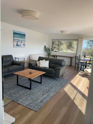 Living area - Sandbar Villa - Freycinet, TAS luxury accomodation (Coles Bay)