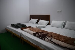 Phòng 4 Deluxe, quang cảnh núi | Truy cập Internet không dây miễn phí