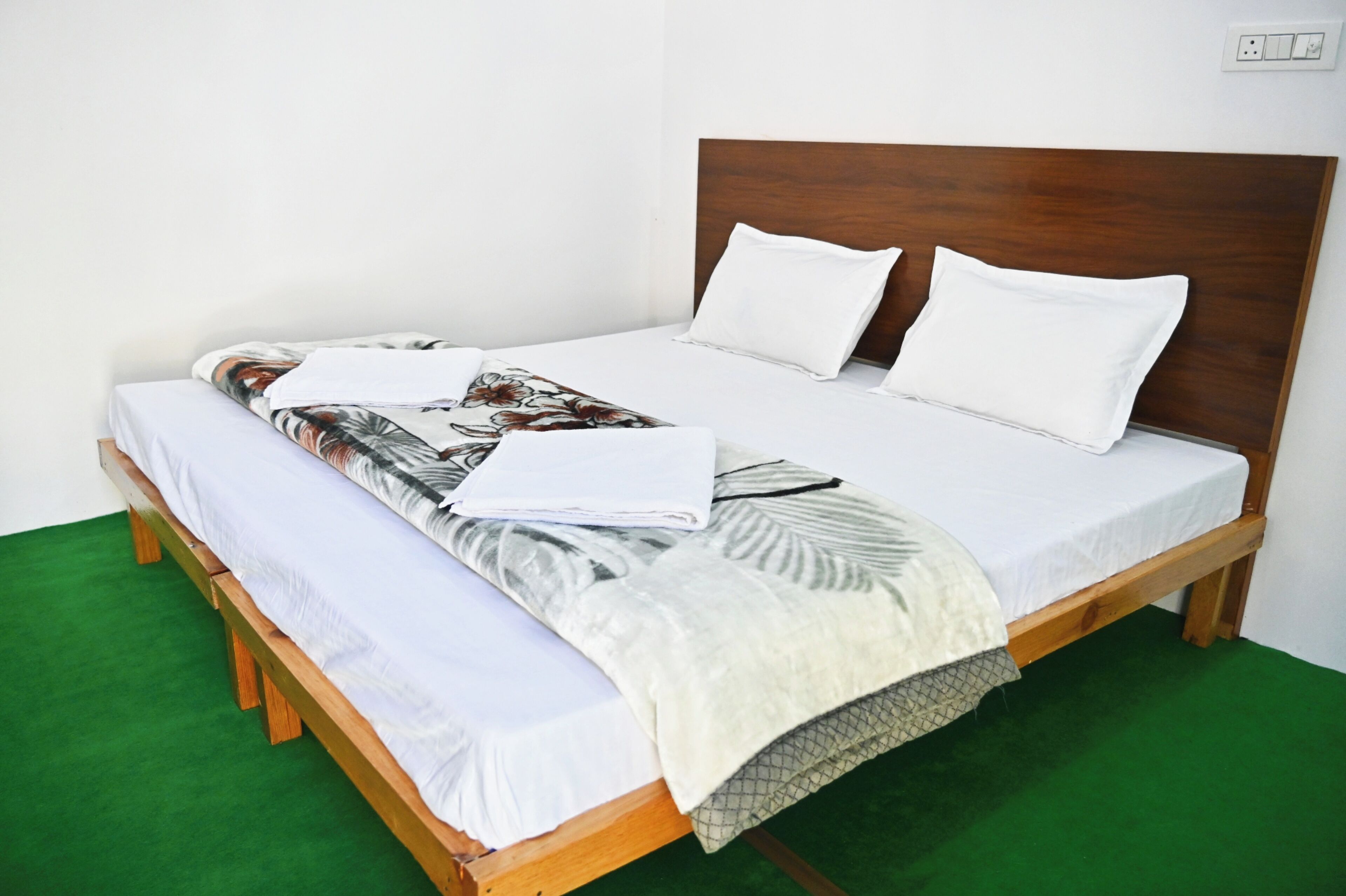 Deluxe Double Room, Mountain View | Free WiFi