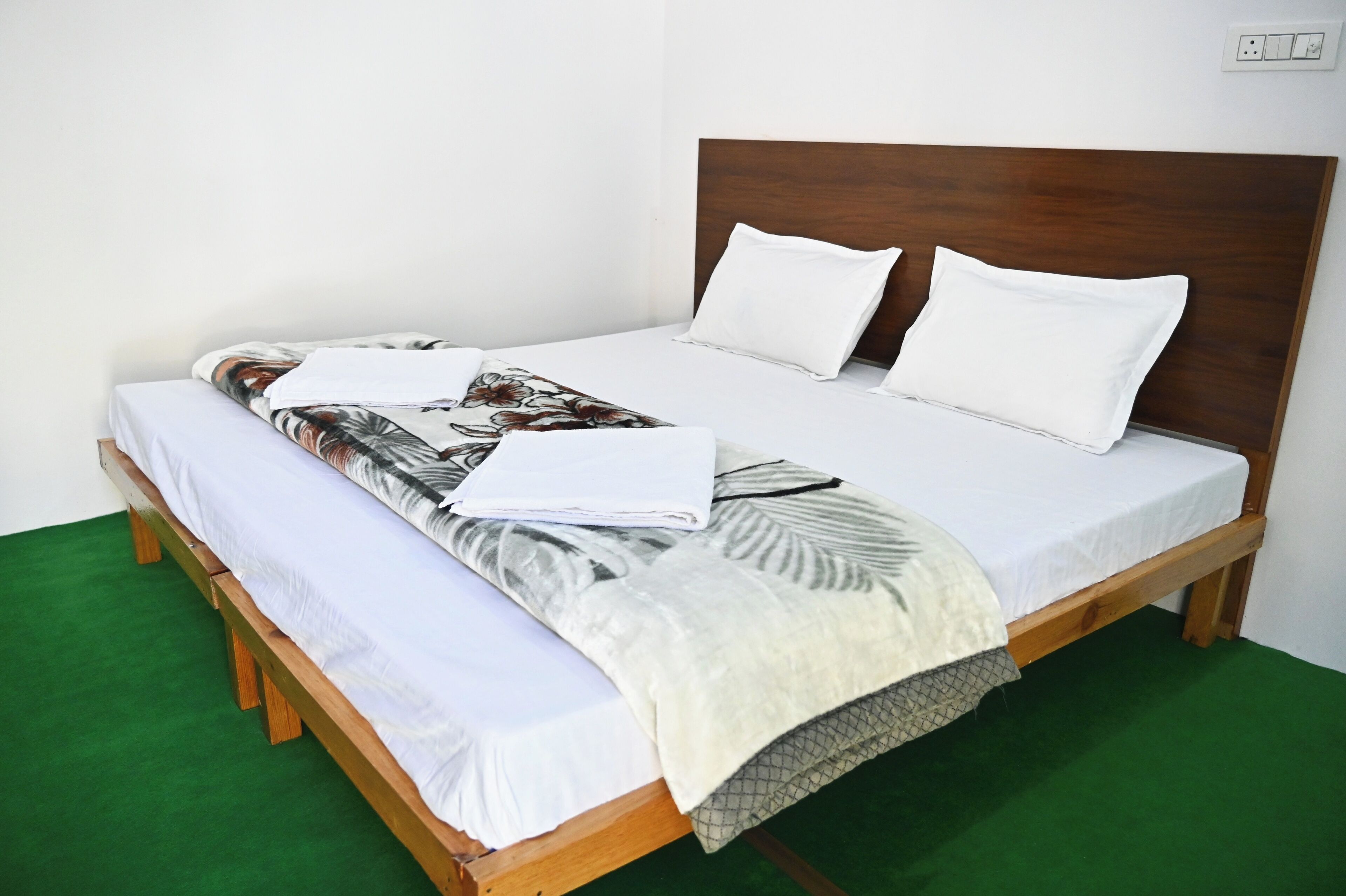 Deluxe Double Room, Mountain View | Free WiFi