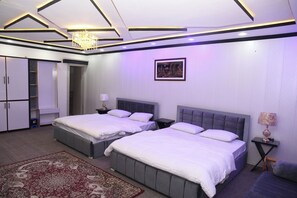 Habitación Deluxe, vista a la montaña | Insonorización, tabla de planchar con plancha y wifi gratis