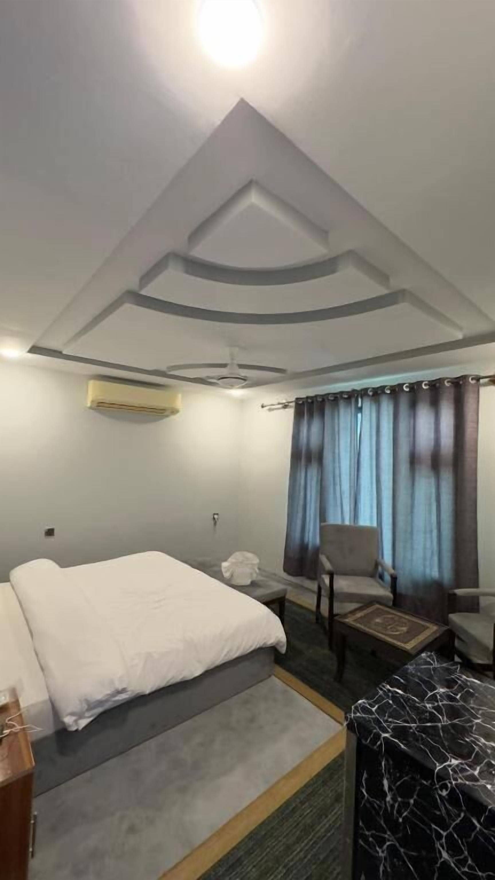 Habitación doble Deluxe, vista a la montaña | Insonorización, tabla de planchar con plancha y wifi gratis 