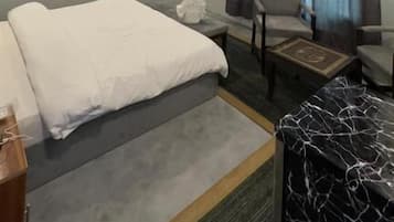 Deluxe Double Room, Mountain View | Soundproofing, iron/ironing board, free WiFi