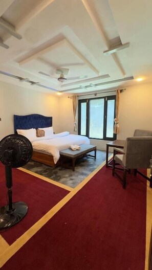 Deluxe Double Room, Mountain View | Soundproofing, iron/ironing board, free WiFi