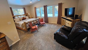 Unclassified image, 3 of 27, button - Home w/ Hot Tub, 3 Mi to Lake & Ponderosa Park (McCall)