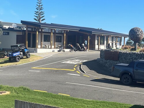 Family Beach House - Prime Location