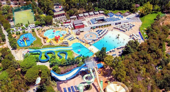 Outdoor pool - Pine Beach House (Sicilia)
