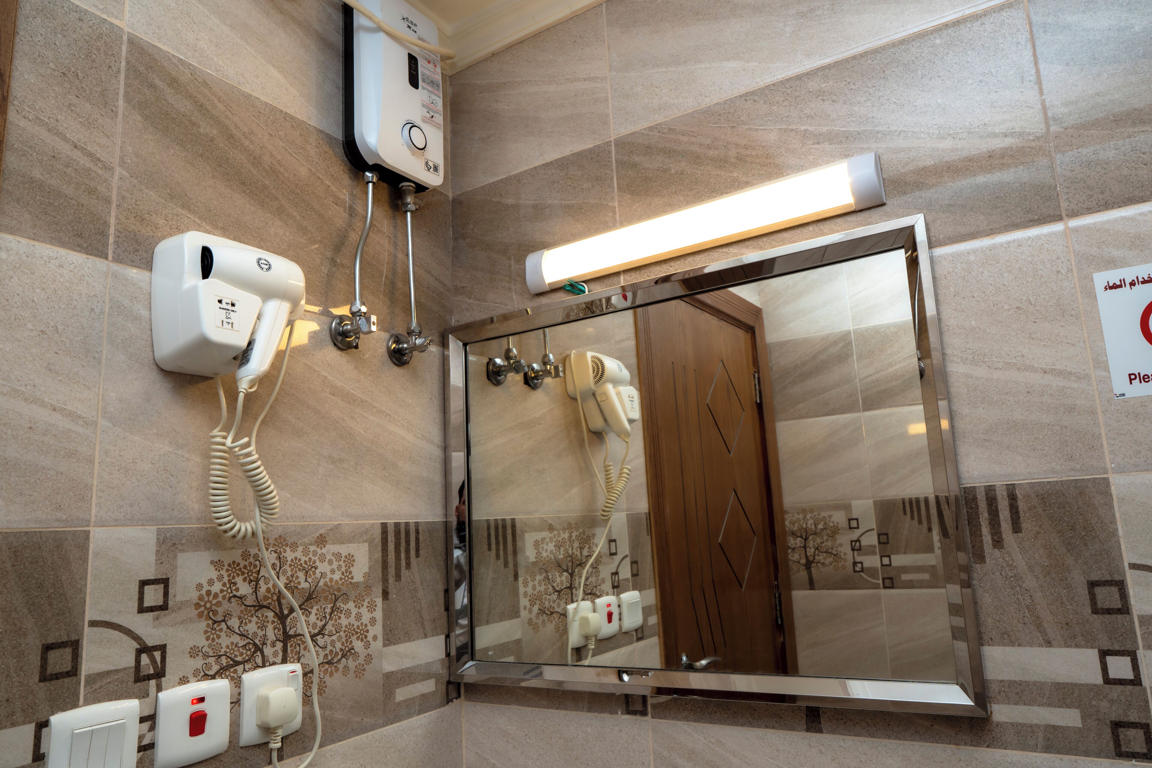 免费洗浴用品、吹风机、拖鞋、肥皂