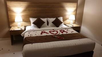 In-room safe, free WiFi, wheelchair access