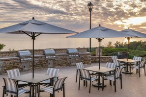 تناول الطعام بالخارج