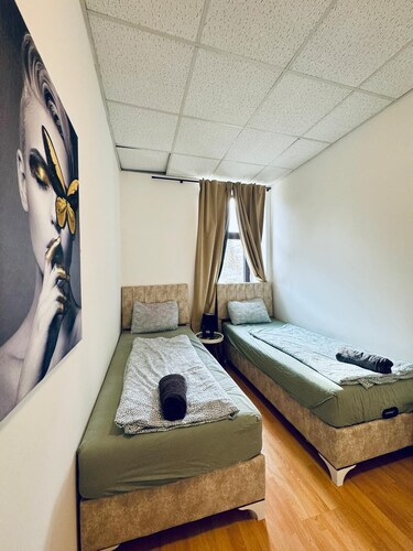 Cityside Two Bedroom Apt Budget Stay