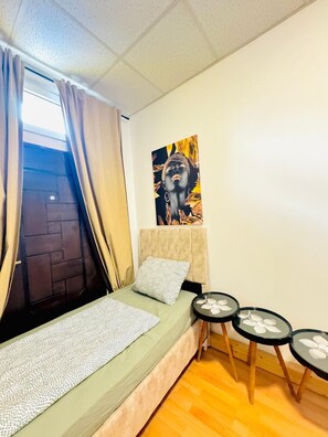 Apartament bàsic | Planxa i posts de planxar 