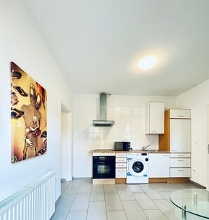 Basic Apartment | Private kitchen | Microwave, oven, stovetop, dishwasher - Cityside Two Bedroom Apt Budget Stay (Vienna)
