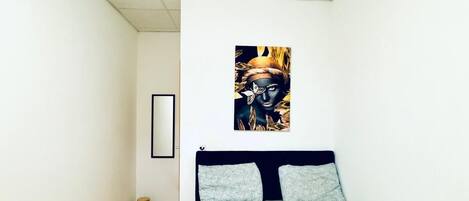 Basic Apartment | Iron/ironing board