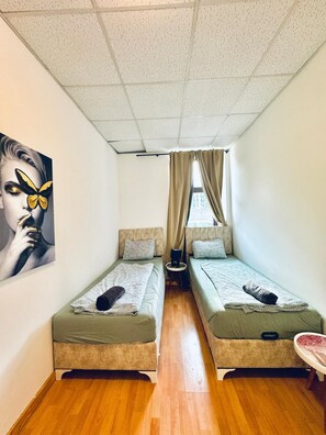 Iron/ironing board - Cityside Two Bedroom Apt Budget Stay (Vienna)