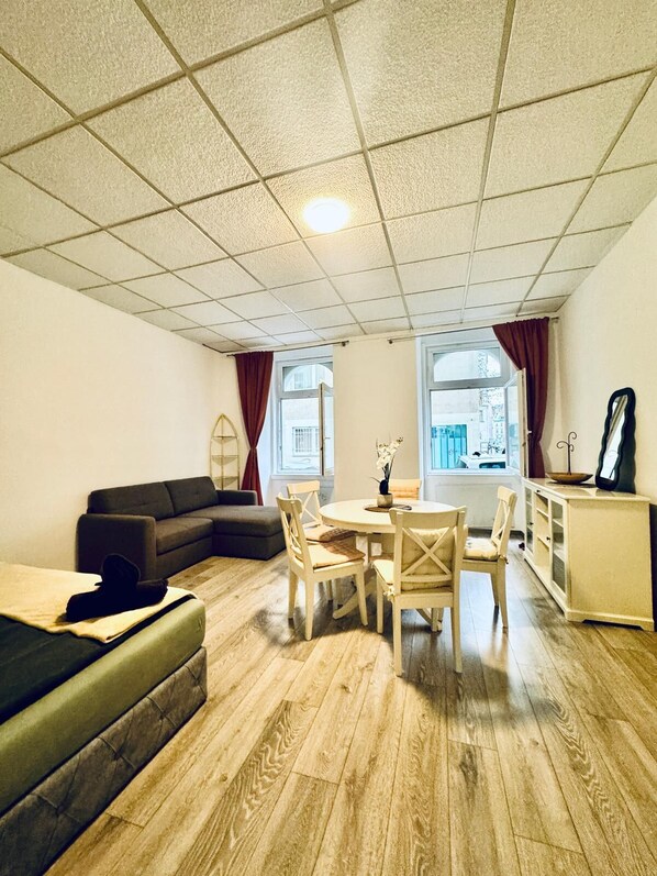 Basic Apartment - Bright 5P Apartment Near Praterstern (Vienna)