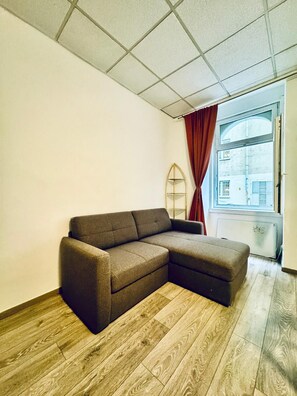 Basic Apartment - Bright 5P Apartment Near Praterstern (Vienna)