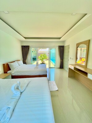 家庭别墅, 私人浴室, 泳池景观 | 免费 WiFi、床单