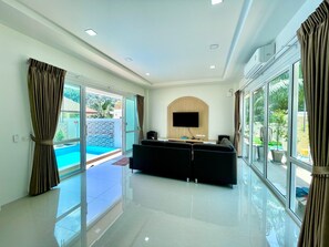 Karaoke room - Le poulet poolvilla khanom (Khanom)