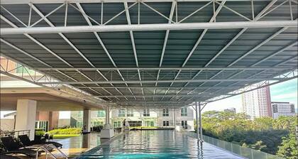 Cozy studio unit Abreeza Place with WiFi/Netflix in Davao City