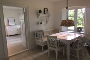 Dining - Tante Gisela Comfortable holiday residence (Hattstedtermarsch)