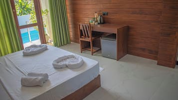 Deluxe Double Room | In-room safe, desk, laptop workspace, blackout curtains