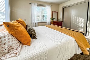 2 bedrooms, bed sheets