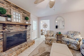TV, fireplace