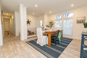 Interior - Open Water Sunset Kingsland Lakehouse w/ Boat Slip (Kingsland)