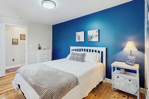 Iron/ironing board, Internet, bed sheets - Private Patio & Pond: Serene Black Mountain Escape (Black Mountain)