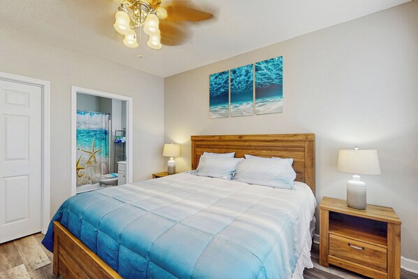 Tabla de planchar con plancha, cuna de viaje, internet y ropa de cama 