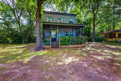 Amani Lake Home: Near Lake Livingston