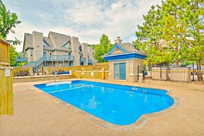 Pool - Slopeside Loft @ North Creek Resort (The Blue Mountains)