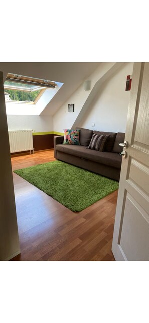 TV, fireplace, stereo