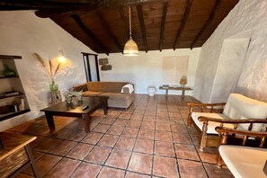 Living area - The Old Tobacco Shop Poleo House with private pool (Callao Salvaje)