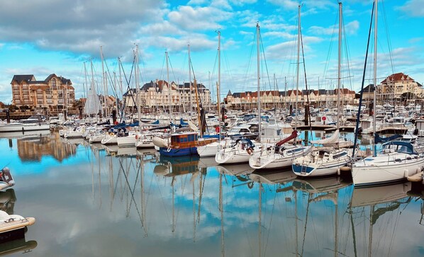 Marina - 10 minutes walk from the sea, brand new wooden house for 4 to 6 people (Houlgate)