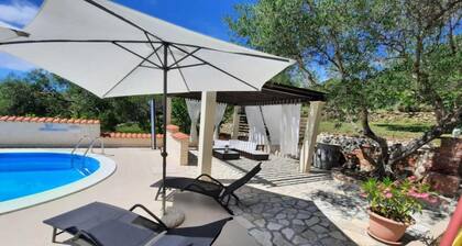 Two Bedroom Apartment With Balcony (A2)