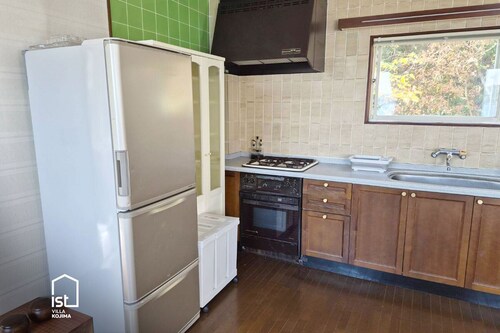 Large Beachfront Island Villa Sleeps 12 Ideal for Families and Groups