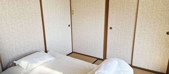 ist villa 06: Private Beachfront, Sleeps 16