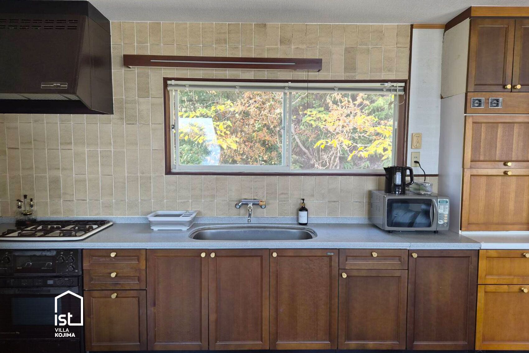 雪櫃、微波爐、焗爐、爐具