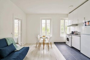 Interior - Quiet and cosy 2BR in Nanterre - Near La Defense (Nanterre)