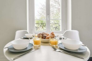 Dining - Quiet and cosy 2BR in Nanterre - Near La Defense (Nanterre)