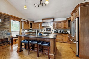 Fridge, microwave, stovetop, dishwasher - Bacliff Family Getaway w/ Game Room + Private Pool (Bacliff)