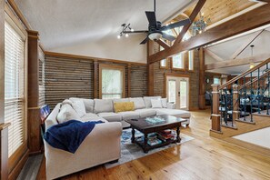 TV, foosball - Bacliff Family Getaway w/ Game Room + Private Pool (Bacliff)