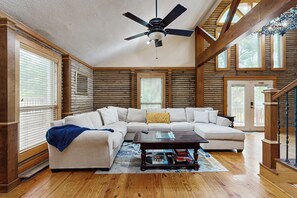 TV, foosball - Bacliff Family Getaway w/ Game Room + Private Pool (Bacliff)