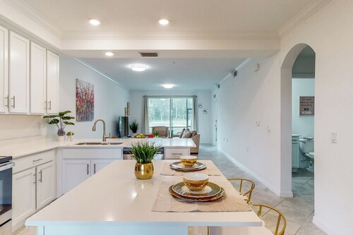 Play & Stay: 1st Floor Ava Maria Condo!