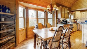 Dining - Steps to Sturgeon River! Dog-Friendly Nature Haven (Vanderbilt)
