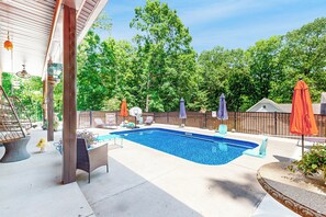 Pool - Poolside Bliss! Retro Retreat in Muscle Shoals (Muscle Shoals)