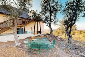Outdoor dining - 'Lone Star Leisure' Condo w/ Hill Country Views (Fredericksburg)